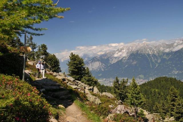 Haus Angelika - Bed & Breakfast - Innsbruck/Igls Bagian luar foto